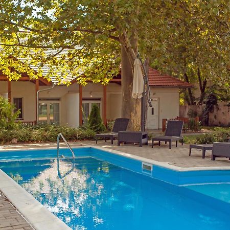 Hotel Platán Zamárdi Exterior foto
